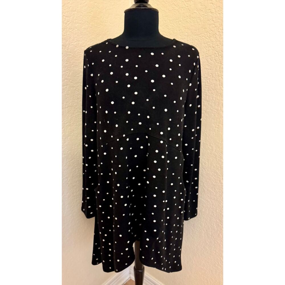 Chico's b&w Polka Dot Hi-Low Tunic Top - Sz 1 (8M)